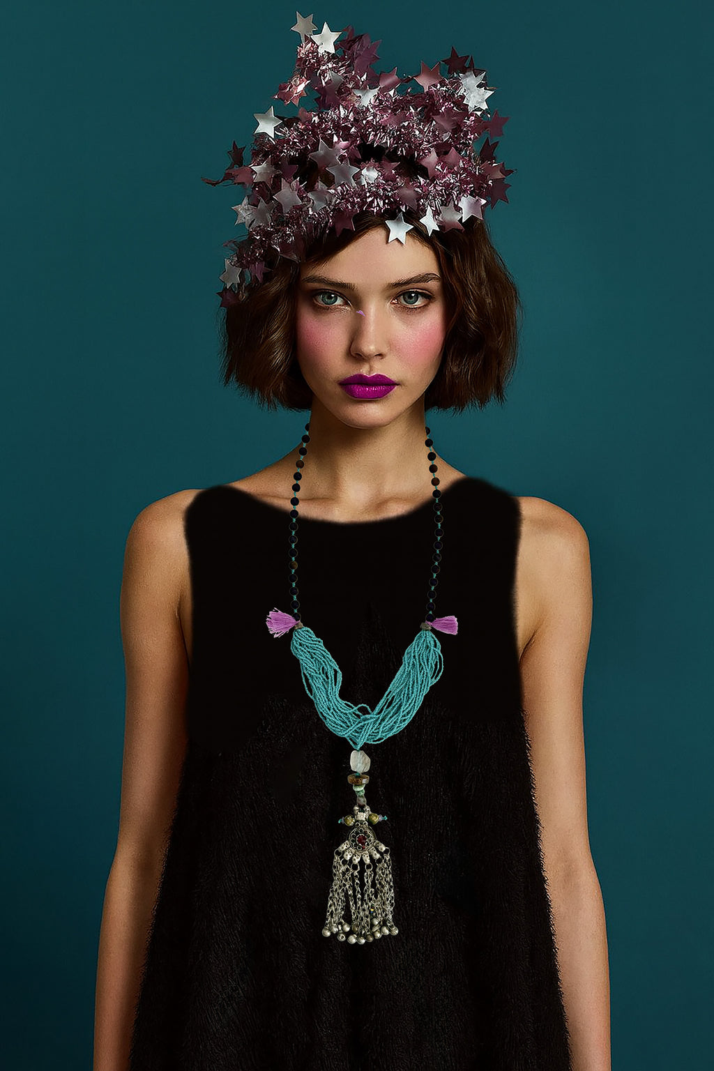 Ancient routes. Modern hands.
Pièce unique handmade in Lebanon with braided cotton thread, turquoise micro beads, druzy agates and mixed stones. At its heart, an antique silver Kuchi pendant, symbol of identity, protection, and wealth.
Free spirited, Worn across borders ...
