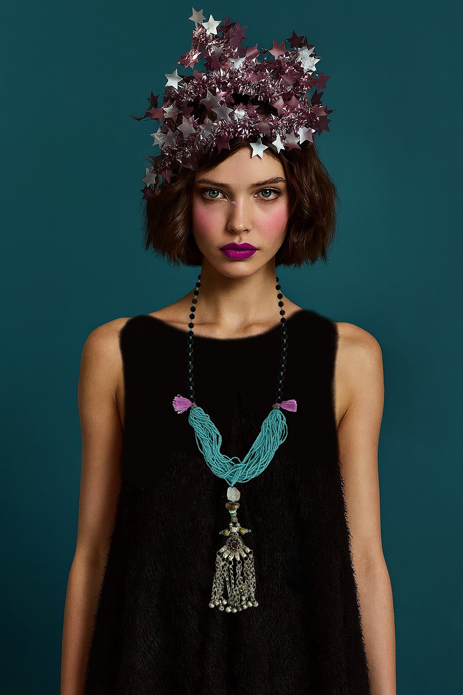 Ancient routes. Modern hands.
Pièce unique handmade in Lebanon with braided cotton thread, turquoise micro beads, druzy agates and mixed stones. At its heart, an antique silver Kuchi pendant, symbol of identity, protection, and wealth.
Free spirited, Worn across borders ...